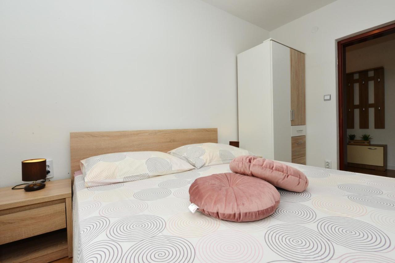 Apartmani Ivan Kastela Luaran gambar