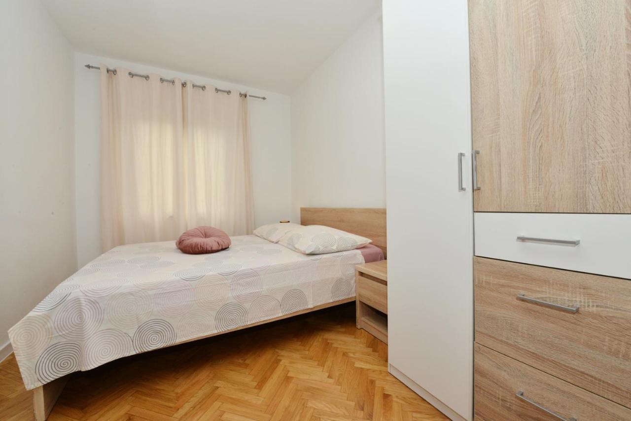 Apartmani Ivan Kastela Luaran gambar